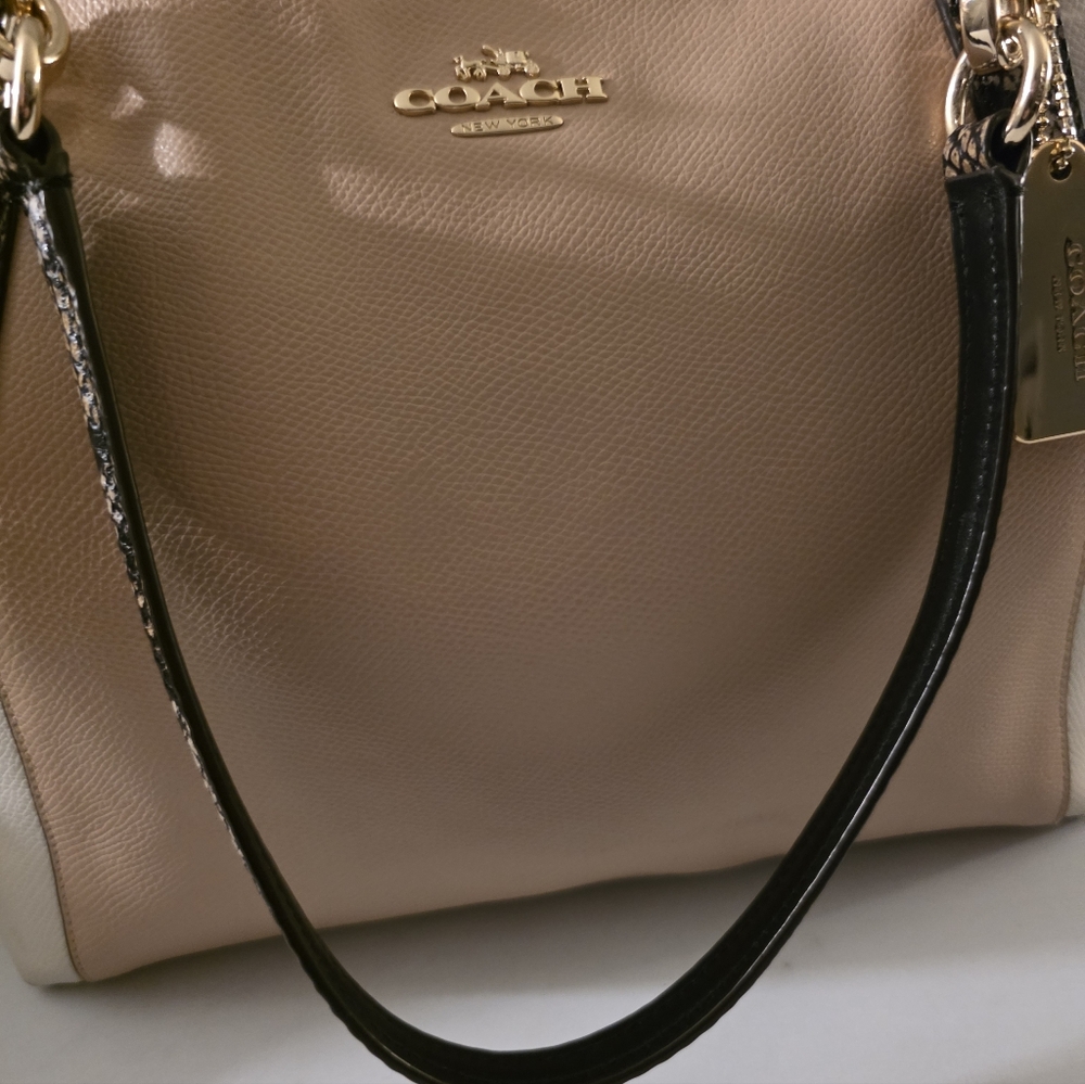 Coach Leather Tote Bag ( New Condition ) - Picture 8 of 16